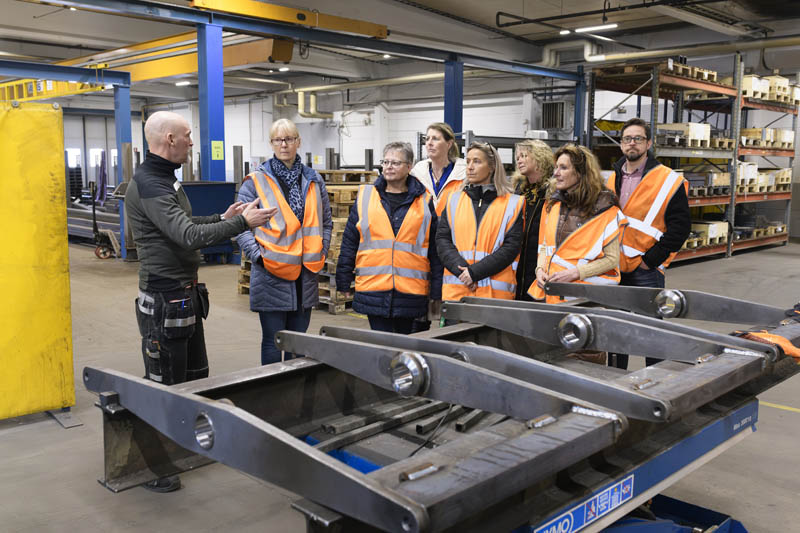 Jimmy Sjöstrand, líder visionario y supervisor de producción de SIGI Europe Ängelholm, muestra con orgullo las actualizaciones transformadoras y las nuevas tecnologías.