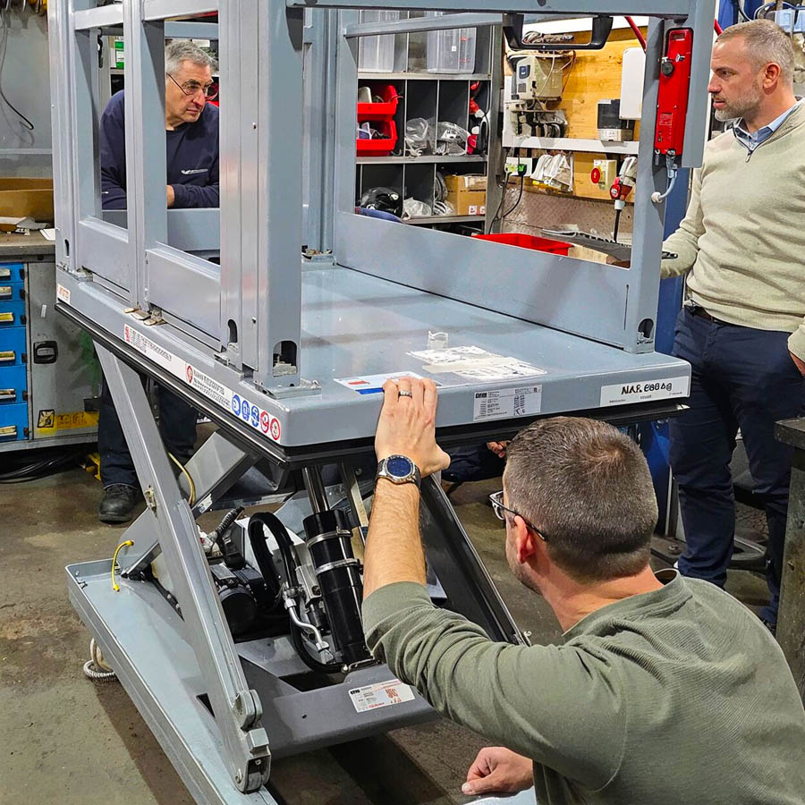 Hands-on training covering installation, safety, and troubleshooting on the machine.